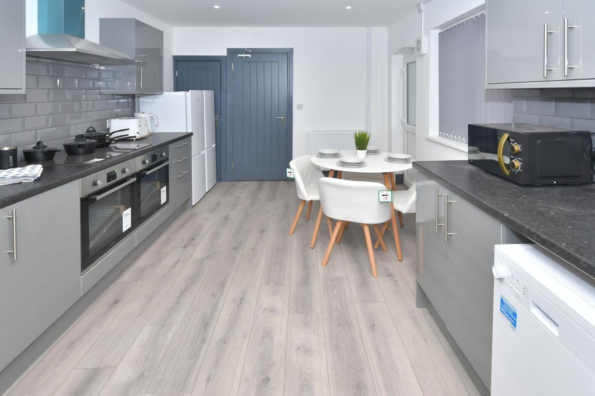 Townhouse @ 24 Brunswick Place Stoke Etruria Exterior photo
